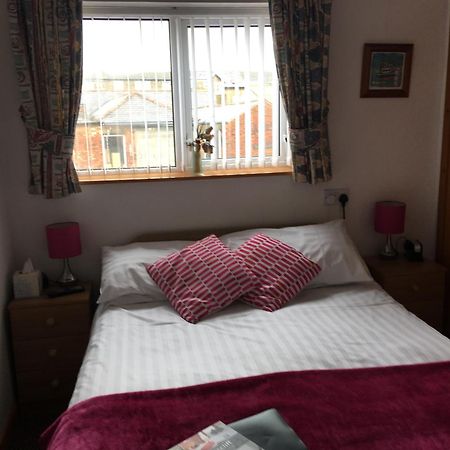 Kingscliff Bed & Breakfast Blackpool Exterior photo