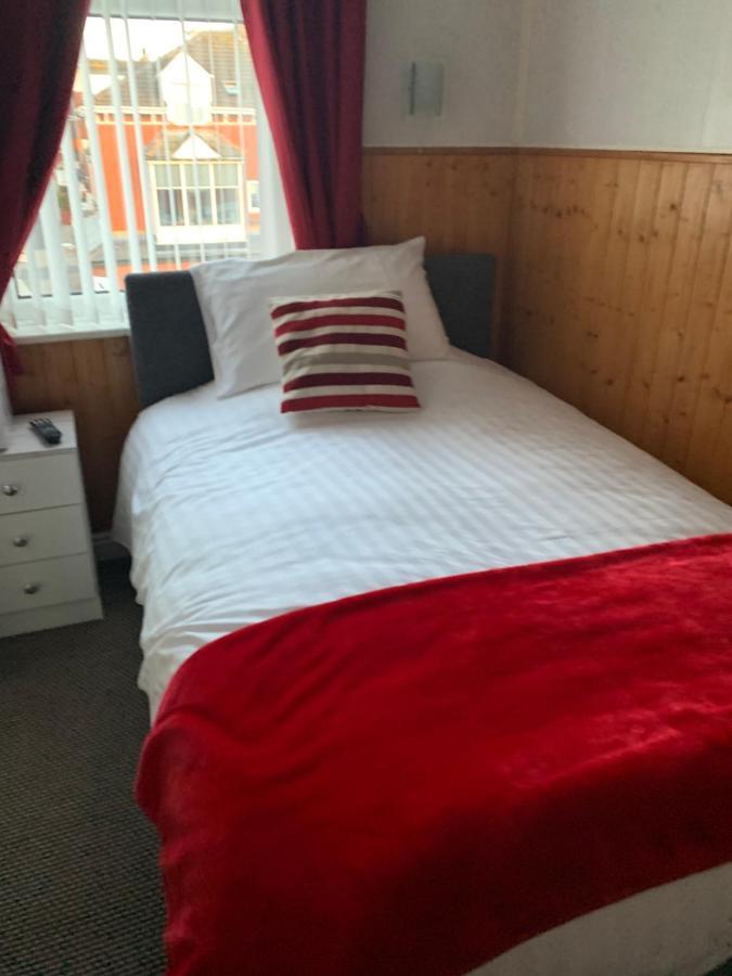 Kingscliff Bed & Breakfast Blackpool Exterior photo