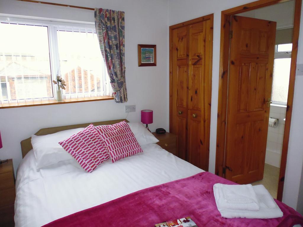 Kingscliff Bed & Breakfast Blackpool Exterior photo