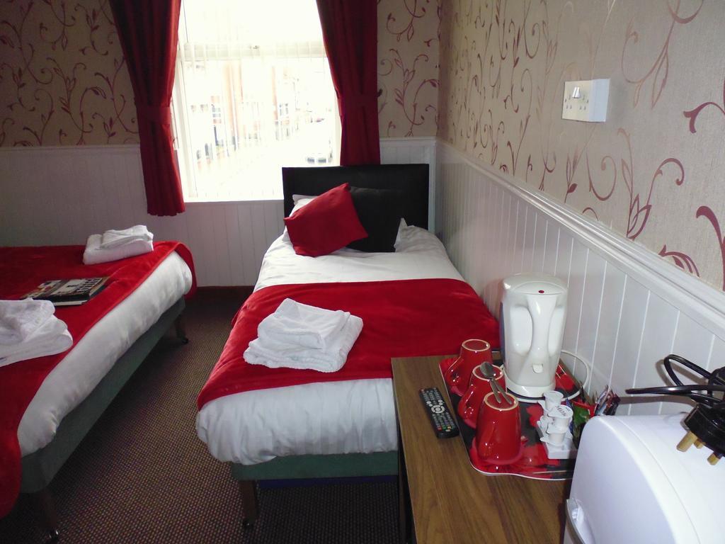 Kingscliff Bed & Breakfast Blackpool Exterior photo
