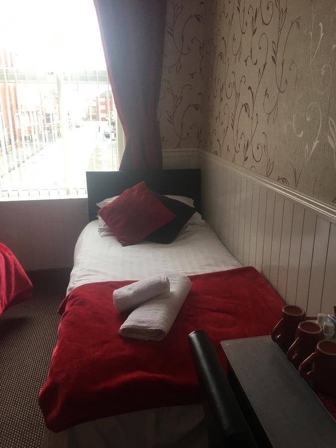 Kingscliff Bed & Breakfast Blackpool Exterior photo